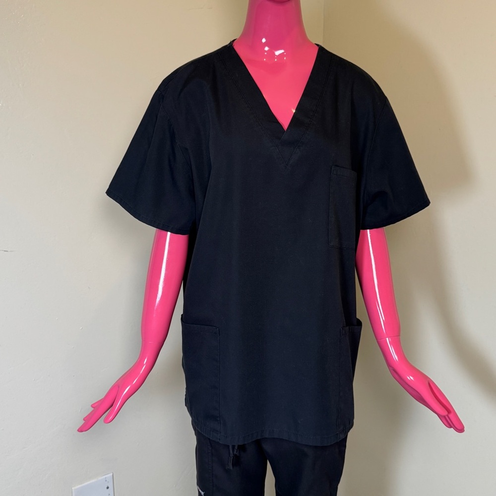 Cherokee Authentic Workwear Black Scrub Top | Large | Classic Fit